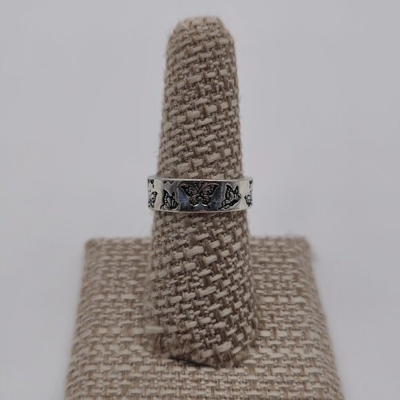 Jewelry - Size 7.5 Silver Tone Butterfly With Saying Band Ring A2738